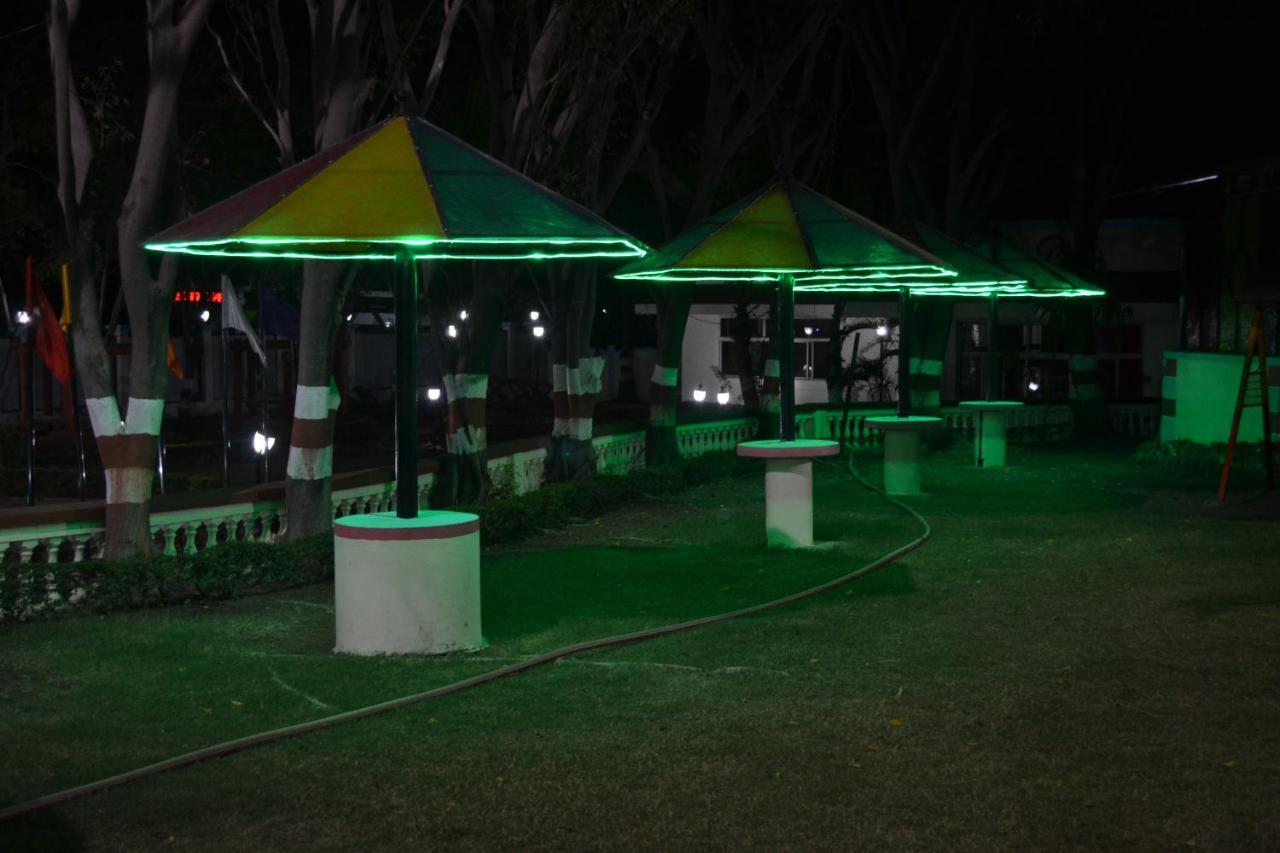 Fun And Food Resort & Holidays Harsola Luaran gambar