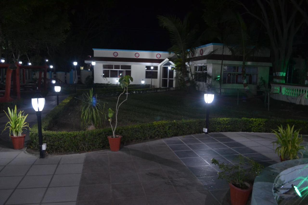 Fun And Food Resort & Holidays Harsola Luaran gambar