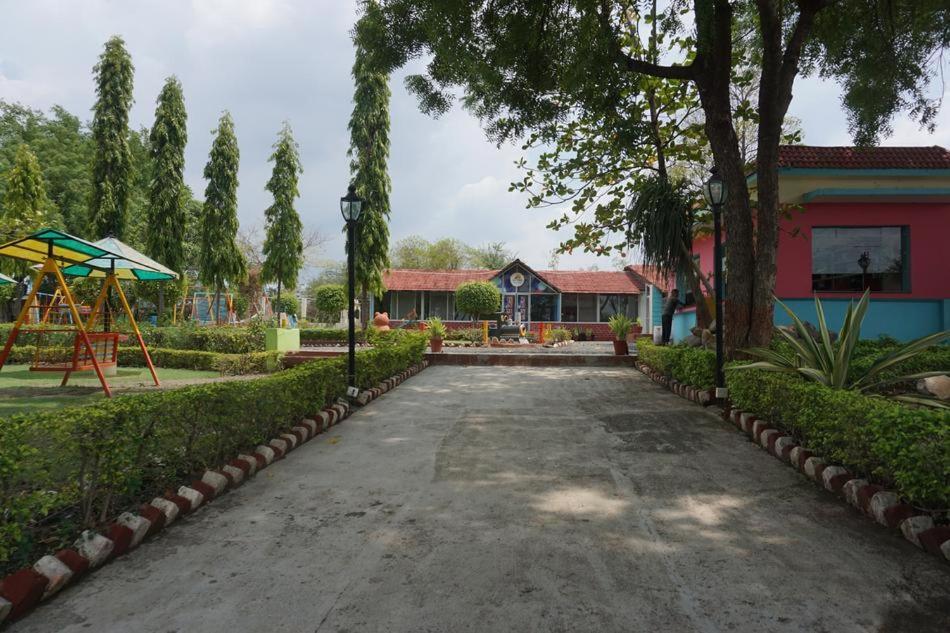 Fun And Food Resort & Holidays Harsola Luaran gambar